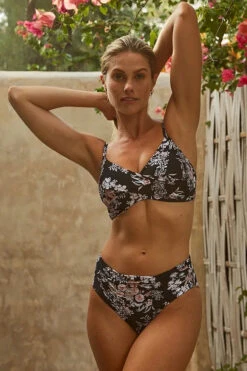 Sunseeker Chelsea Ruched Midrise Pant