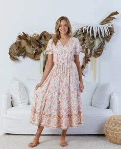 Delta Elastic Sleeve Maxi Dress