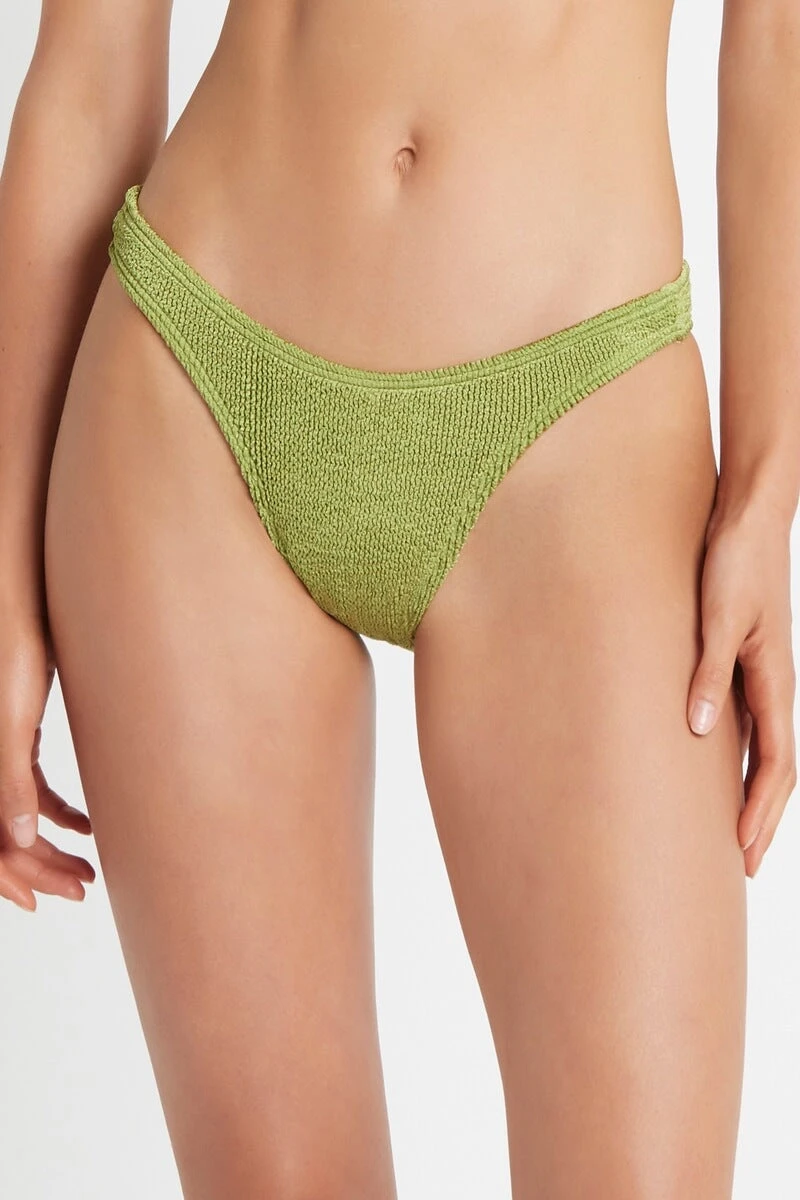 Bond-eye Scene Brief - Image 18