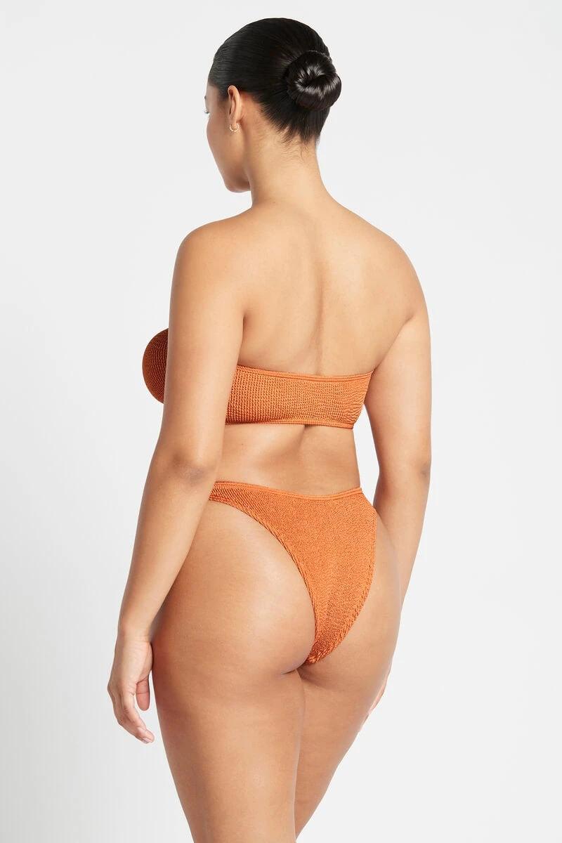 Bond-eye Scene Brief - Image 16