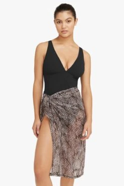 Sea Level Wild Side Mesh Wrap